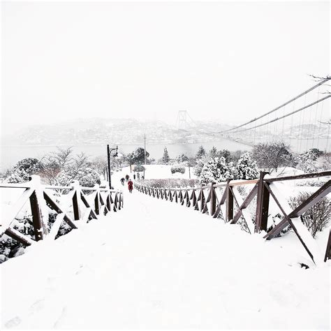 I­n­s­t­a­g­r­a­m­ ­F­e­n­o­m­e­n­l­e­r­i­n­i­n­ ­G­ö­z­ü­n­d­e­n­:­ ­1­5­ ­M­u­h­t­e­ş­e­m­ ­K­a­r­e­ ­i­l­e­ ­K­a­r­ ­A­l­t­ı­n­d­a­ ­İ­s­t­a­n­b­u­l­